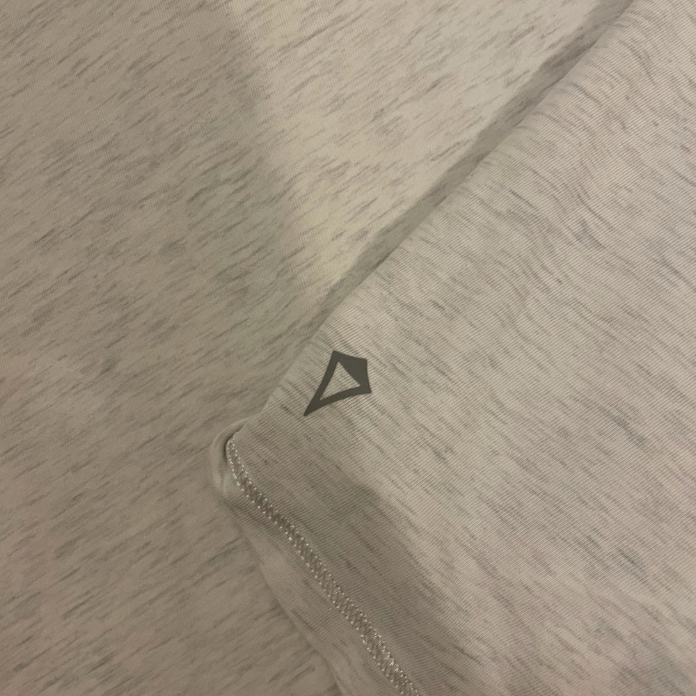 Ivivva aka lululemon top